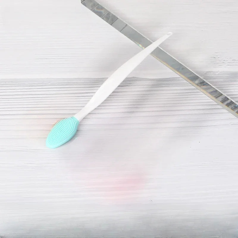 Lip Exfoliating Brush